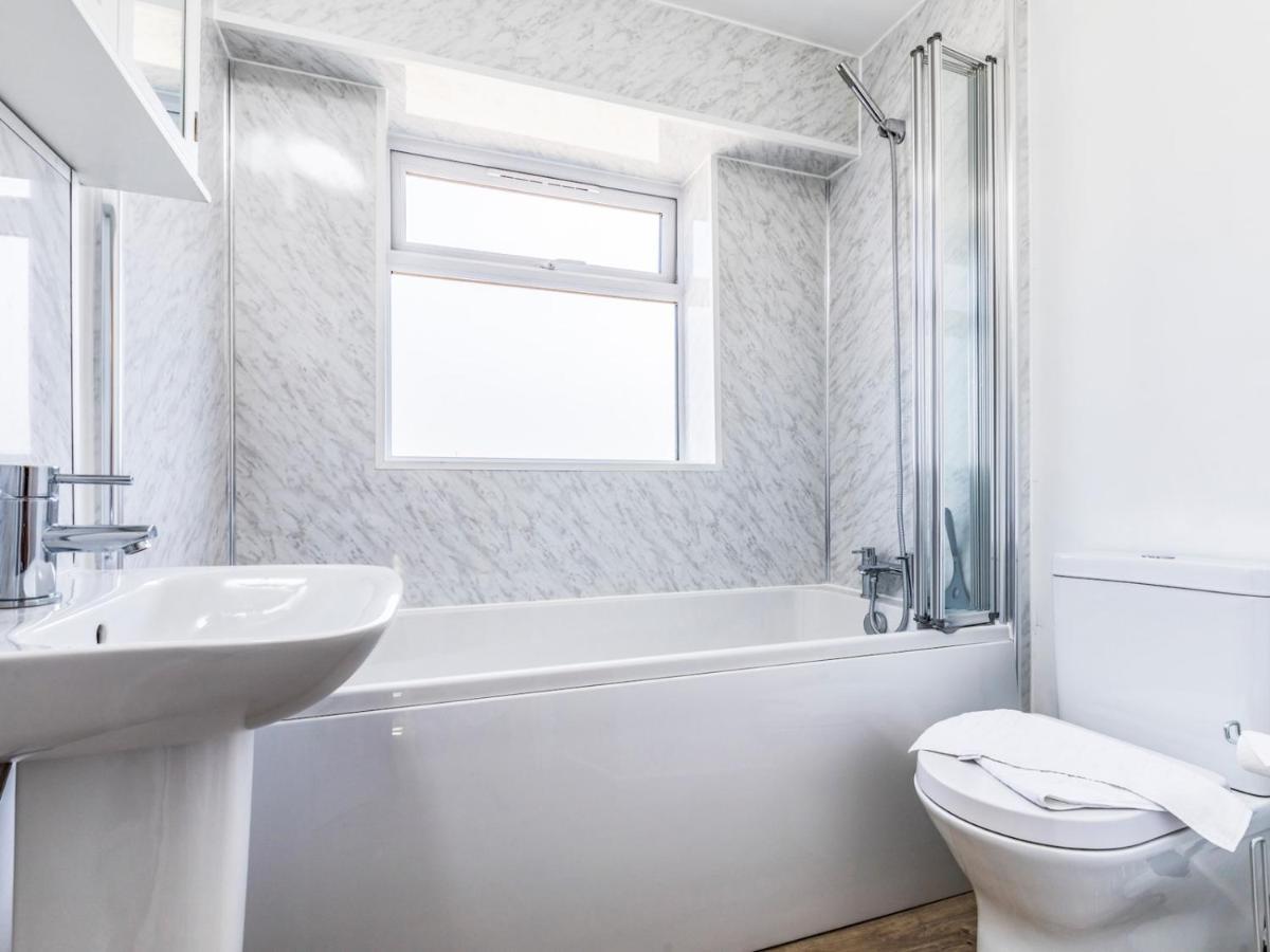 Pass The Keys Lovely Ground Floor Flat With Large Garden Chichester Eksteriør billede